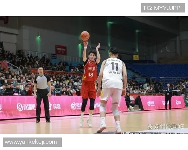 上海篮球队在世锦赛中的默契配合与战术执行分析 上海篮球队在世锦赛中的默契配合与战术执行分析