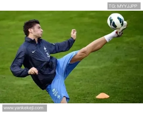 足球明星停球大师揭秘技巧与训练方法助你提升球技 足球明星停球大师揭秘技巧与训练方法助你提升球技